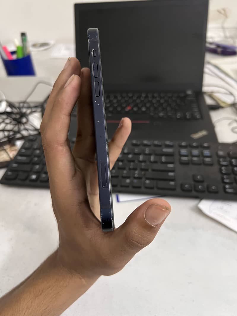 Apple iPhone 12 3