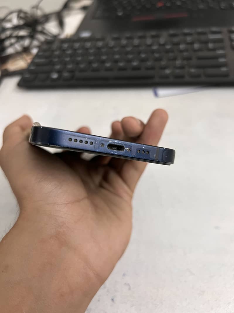 Apple iPhone 12 8
