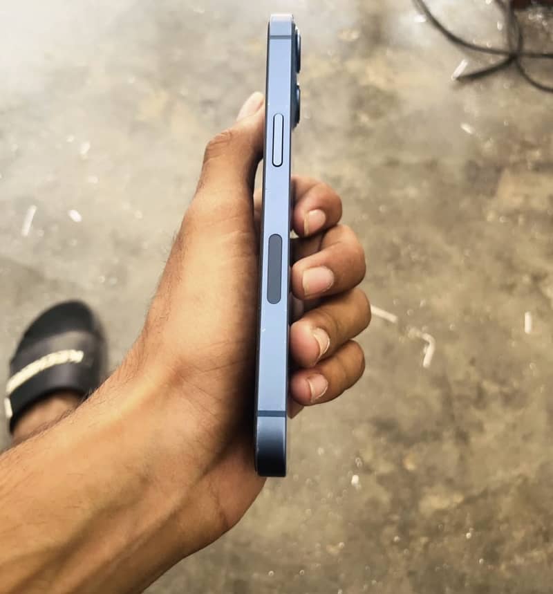Apple iPhone 13 1