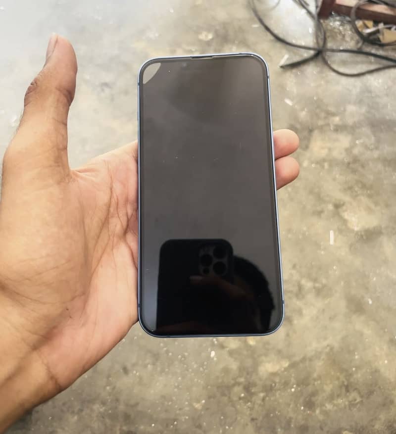 Apple iPhone 13 2