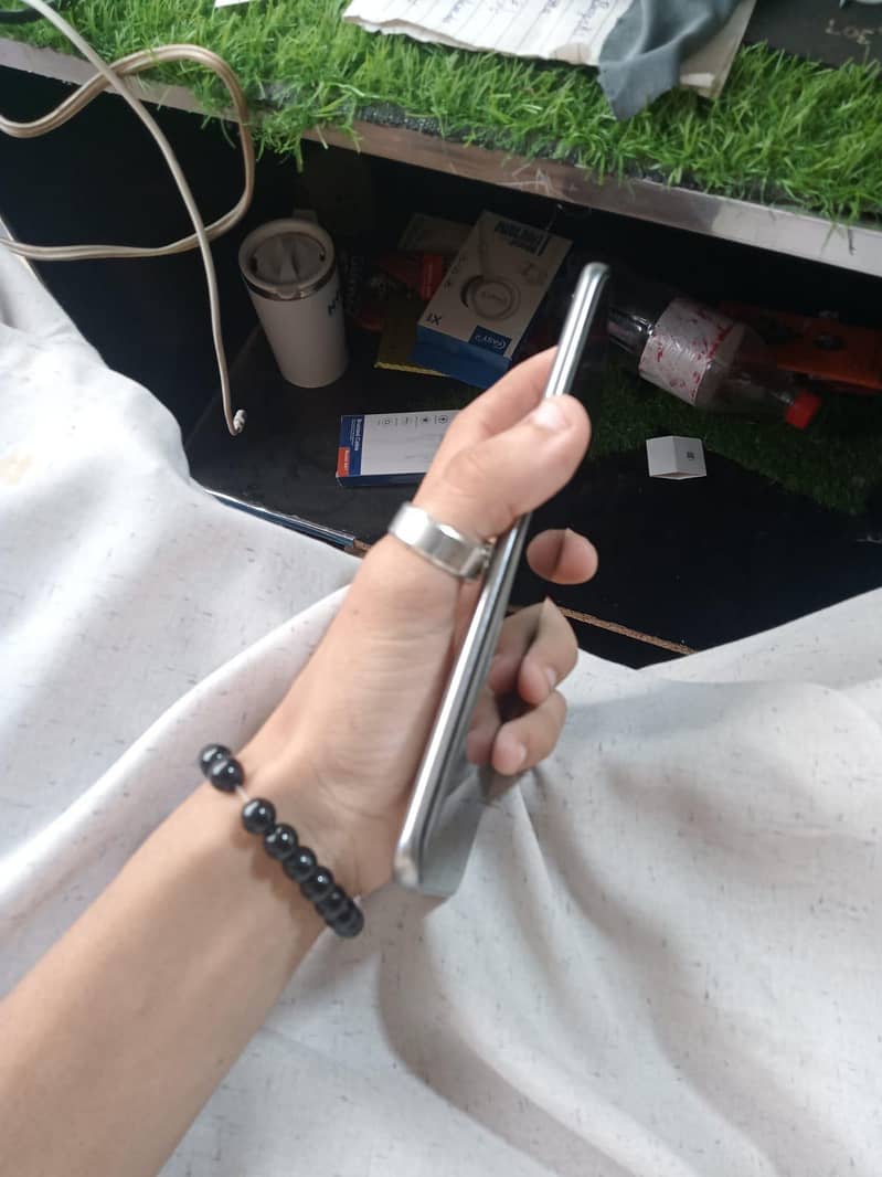 Tecno spark 40 pro plus 4
