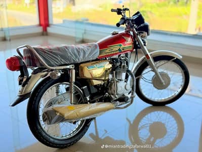 Honda 125 Zero Meter 2027 Red Gold