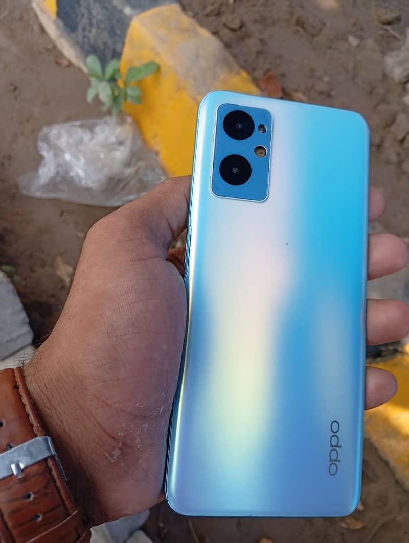 OPPO A76 1