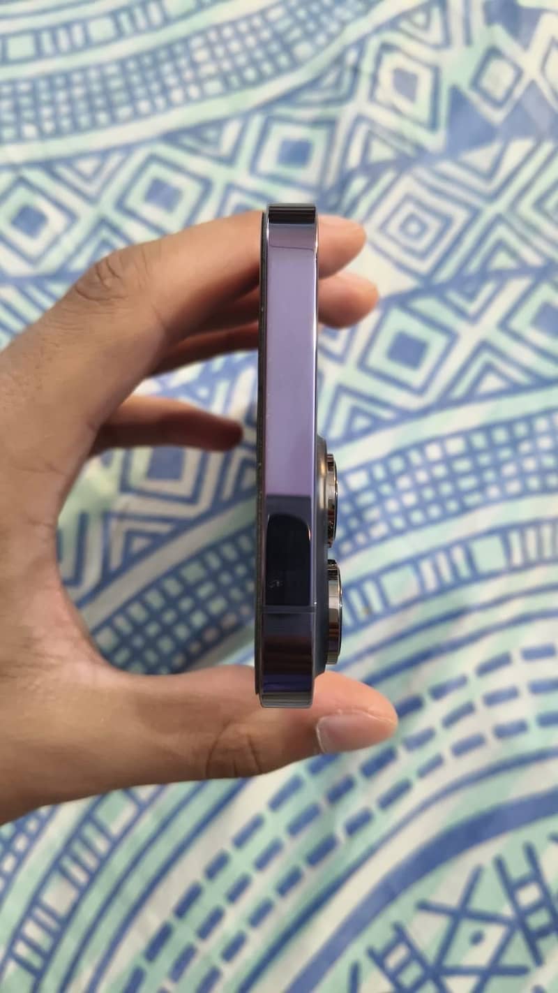 Apple iPhone 14 Pro Max 1
