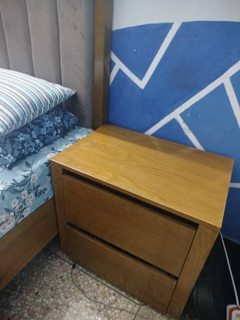 Wooden King Size Bed Set |Bed, Side Tables & Dressing Table | Like New 3