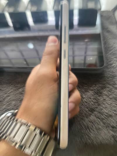 Vivo Y17
