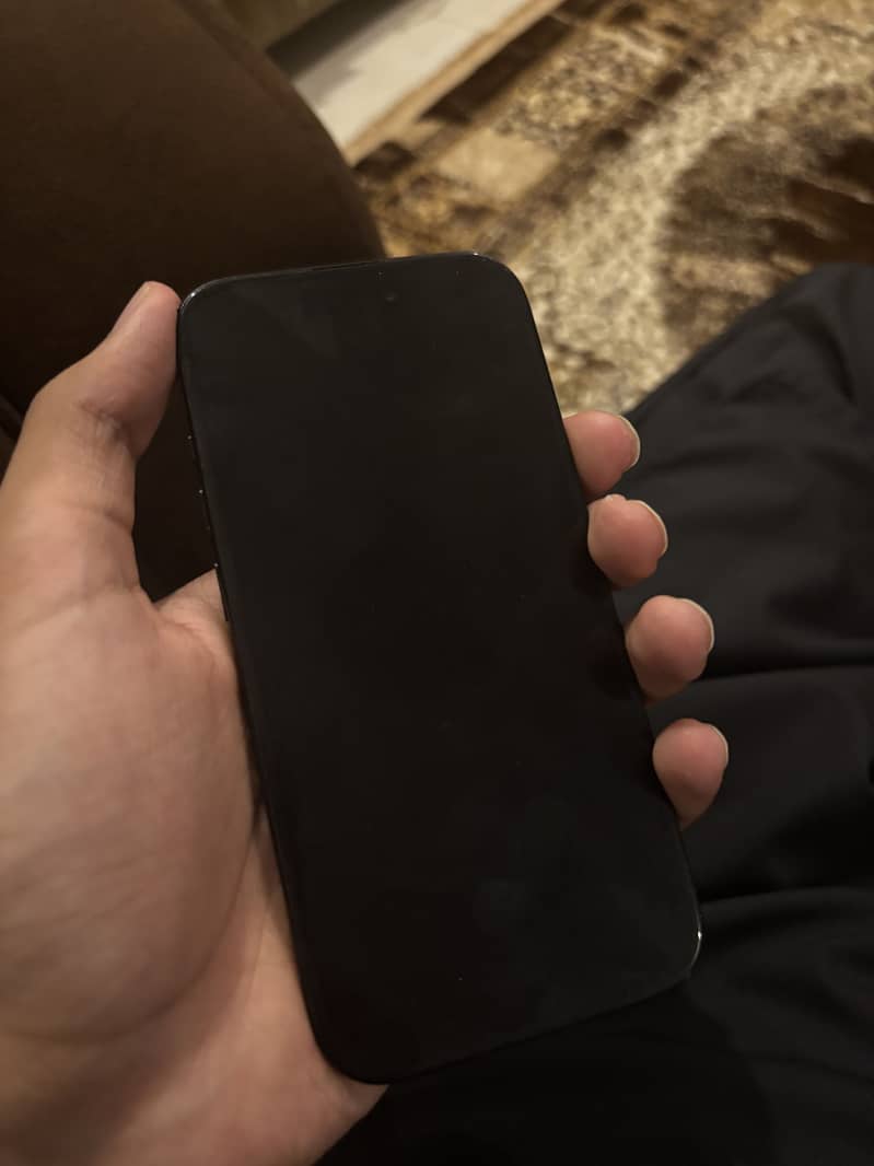 Apple iPhone 15 4