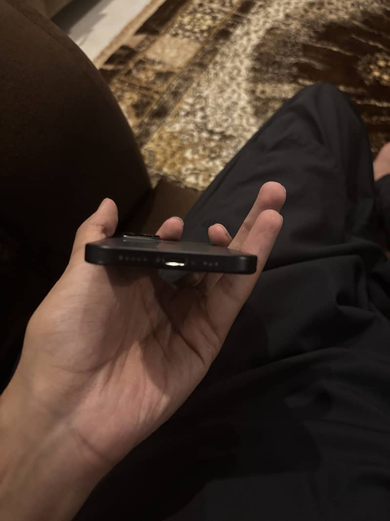 Apple iPhone 15 5