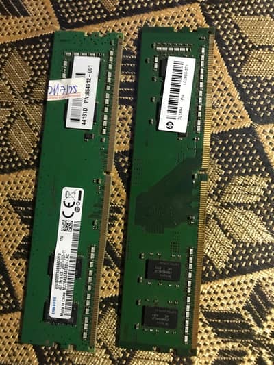 4gb ram ddr4 2 sticks original 10/10 condition