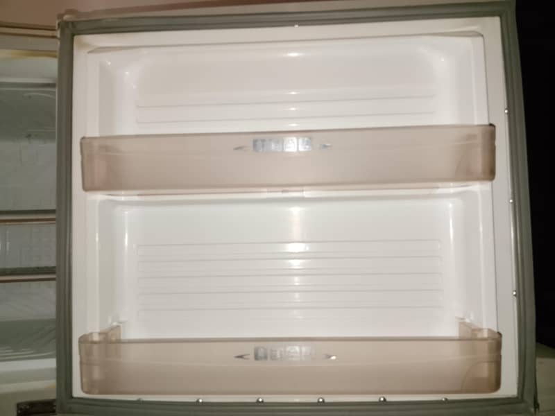 Dawlance refrigerator 1