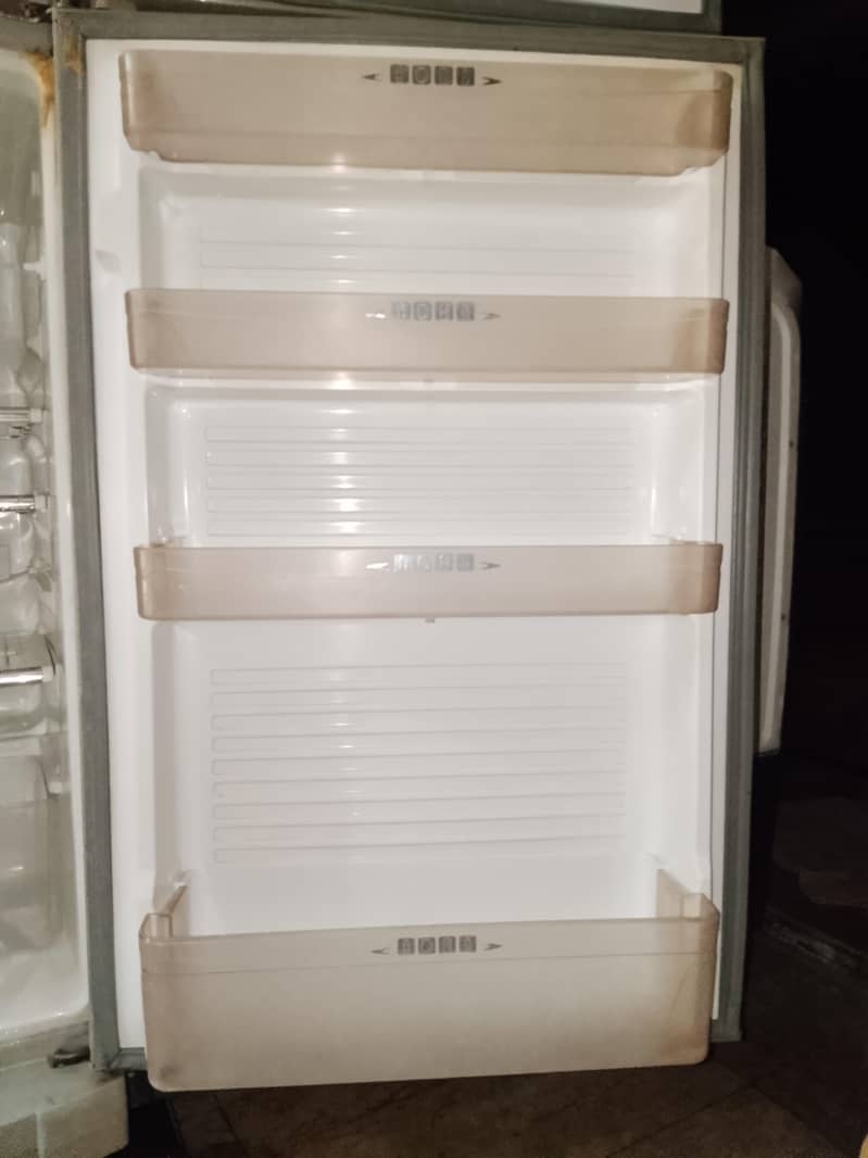 Dawlance refrigerator 3