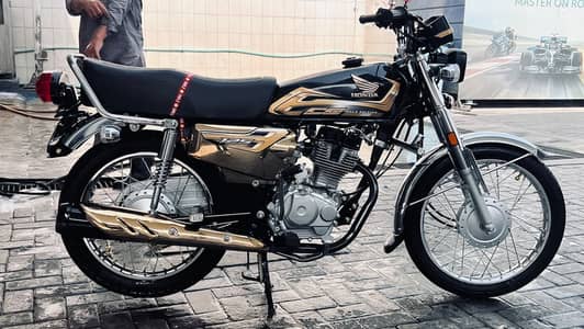 Honda CG125 Gold Edition 2026  | Almost Brand New | 1,100 KM driven