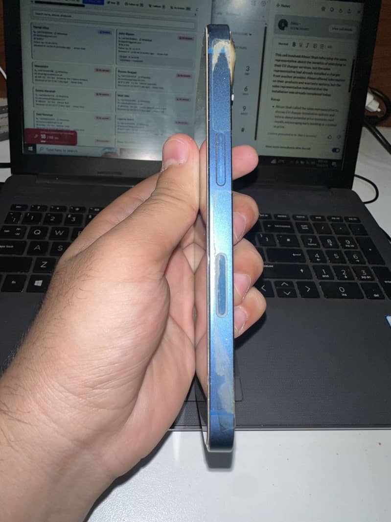 Apple iPhone 13 2