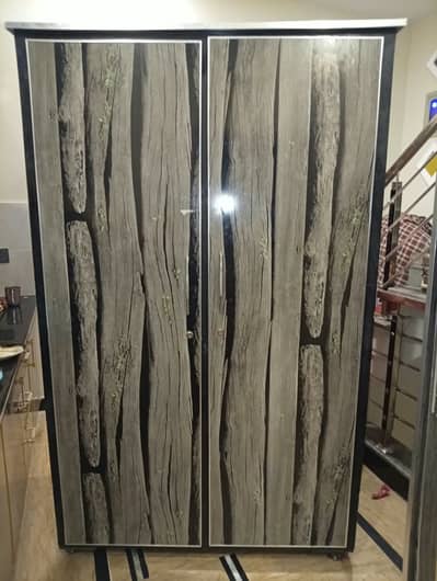 2 Door Wardrobe / Almari – Stylish Wooden Texture – Good Condition