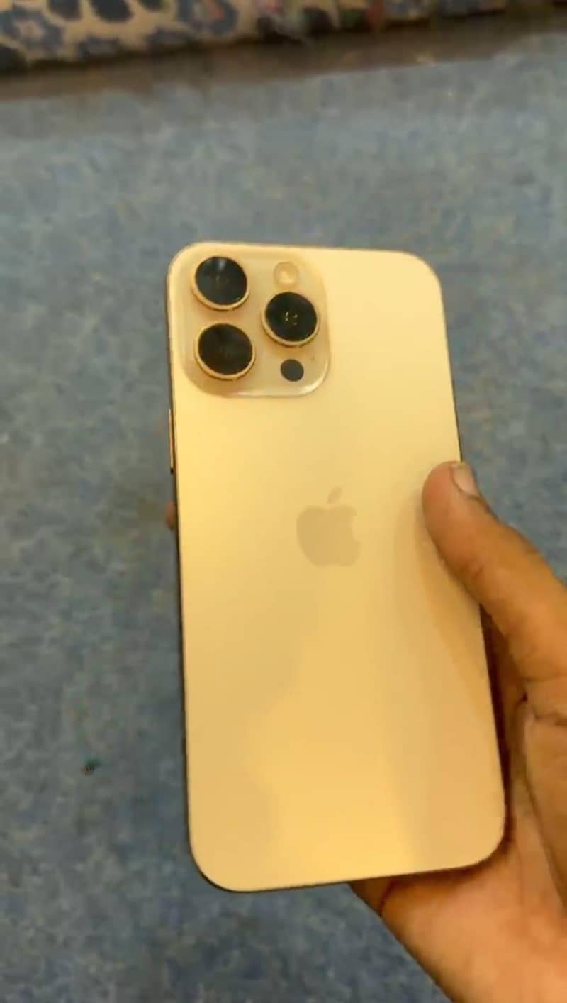 Apple iPhone 16 Pro Max 5