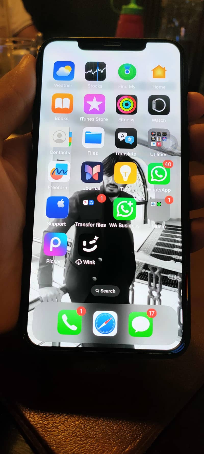 Apple iPhone XS Max 3
