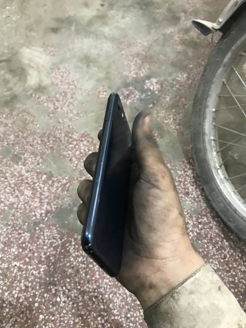 Apple iPhone SE 3 2