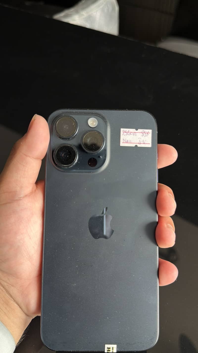 Apple iPhone 15 Pro Max 1
