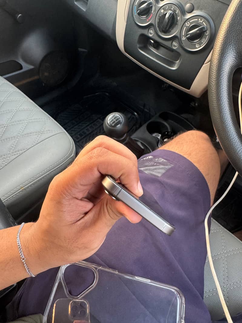 Apple iPhone 17 5