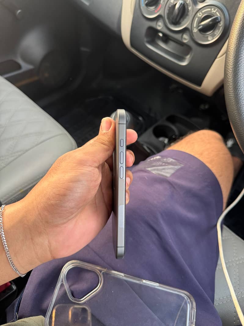 Apple iPhone 17 6
