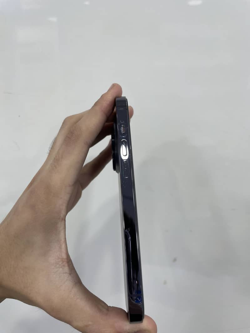 Apple iPhone 14 Pro 2