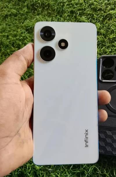 Infinix Hot 30 Play