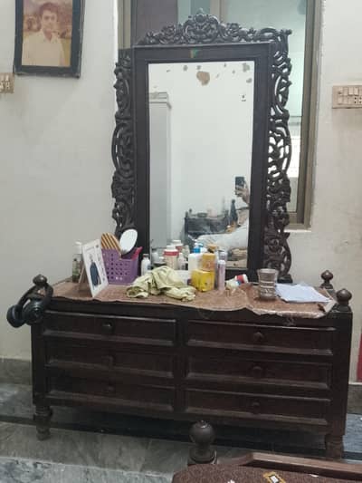 dressing table