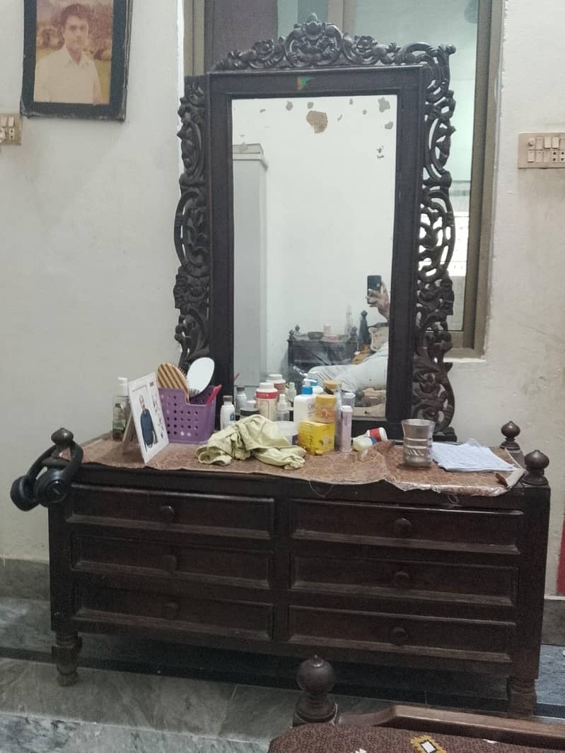 dressing table 0