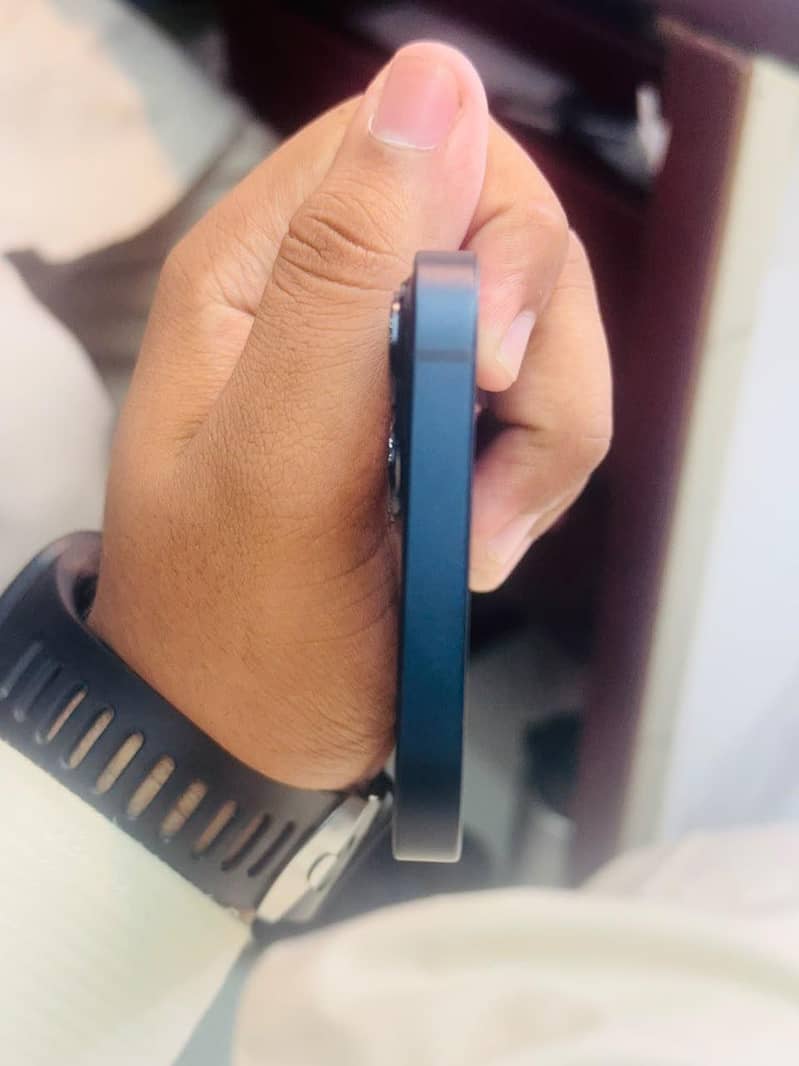 Apple iPhone 13 3