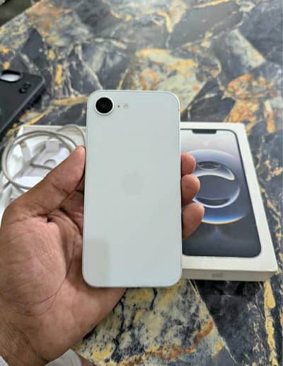 Apple iPhone 16e