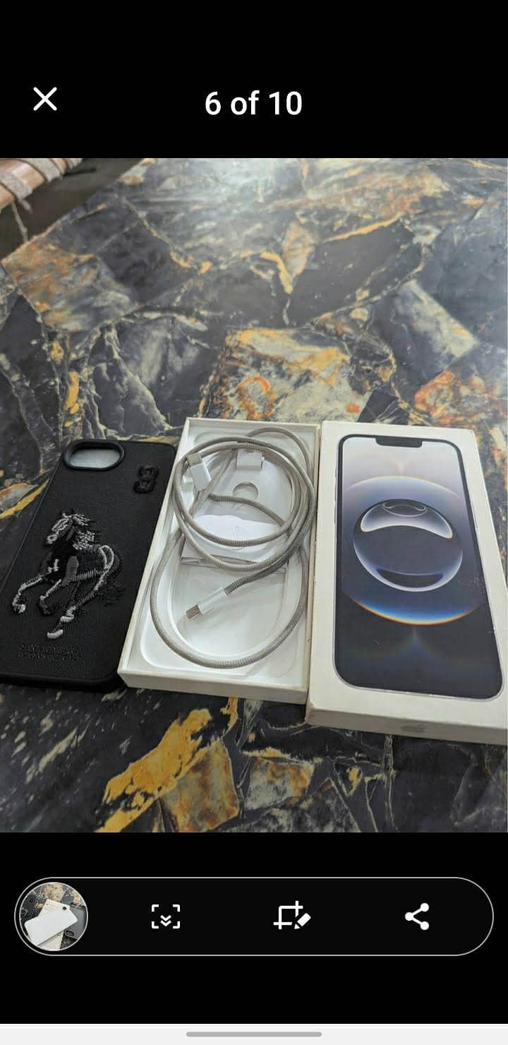 Apple iPhone 16e 3