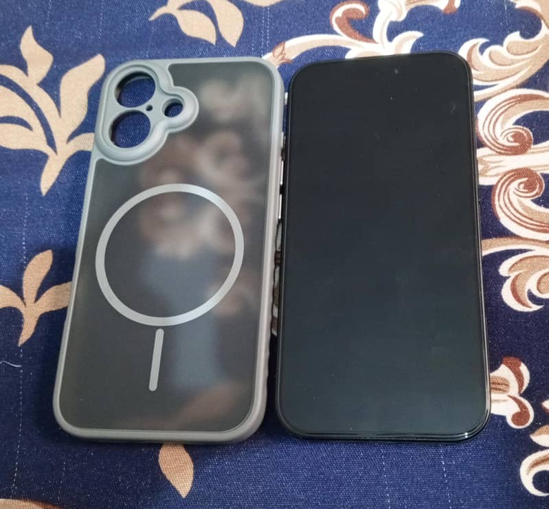 Apple iPhone 16 0