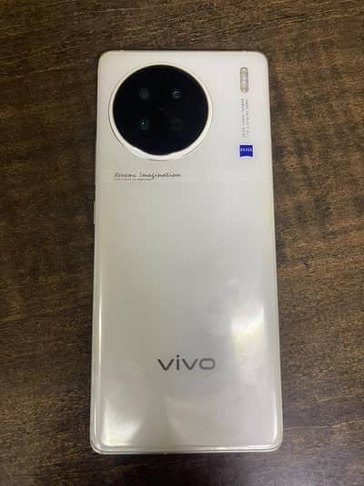 Vivo X90s