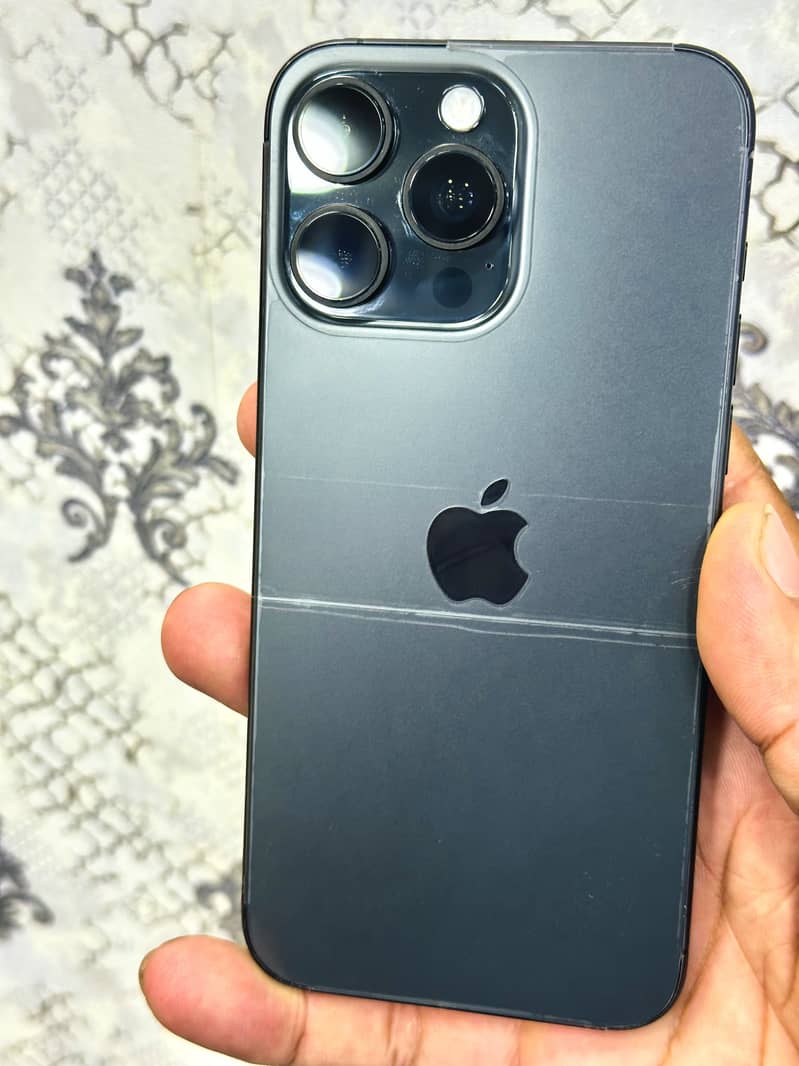 Apple iPhone 15 Pro Max 0