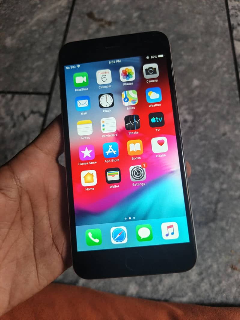 Apple iPhone 6 Plus 0