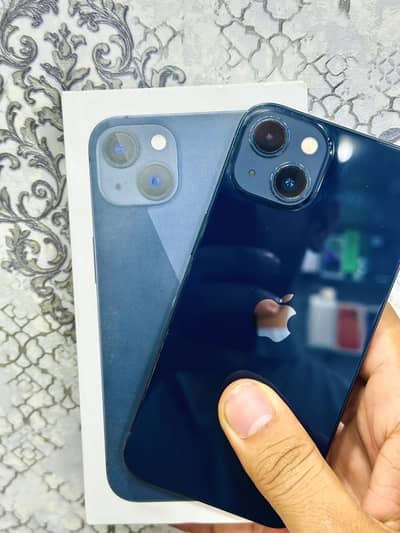 Apple iPhone 13
