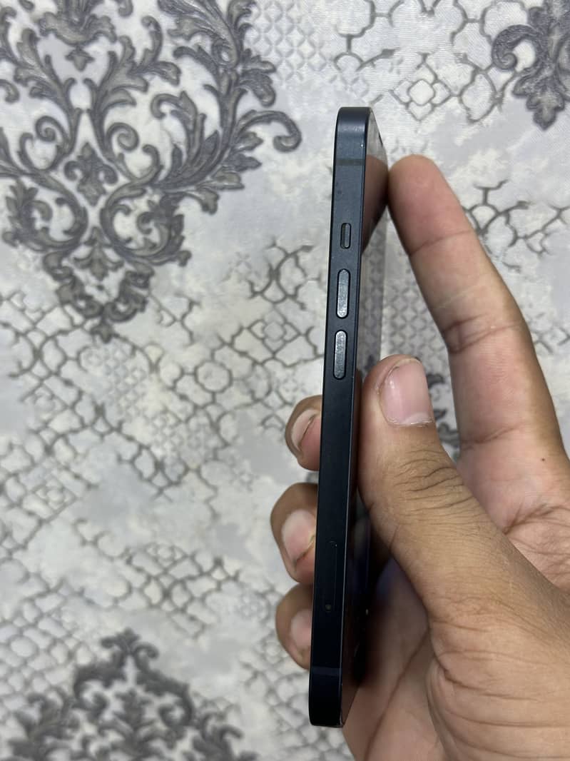 Apple iPhone 13 3