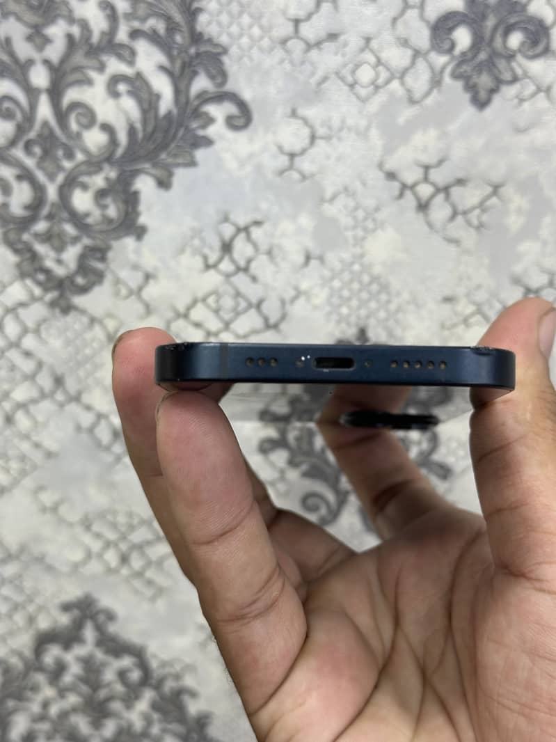Apple iPhone 13 4