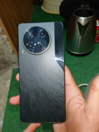 Tecno CAMON 30