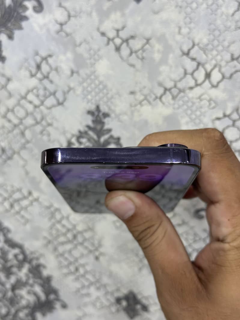 Apple iPhone 15 Pro 2