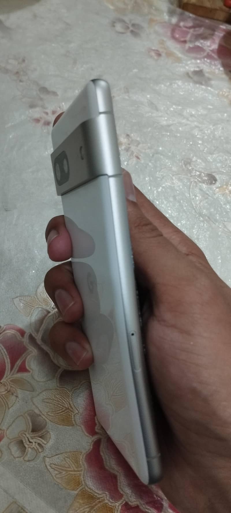 Google Pixel 7 4