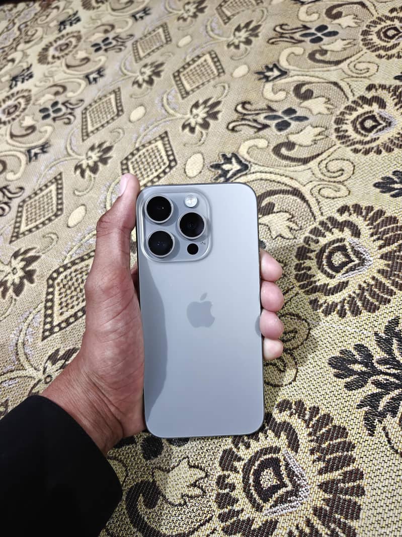 Apple iPhone 15 Pro 0