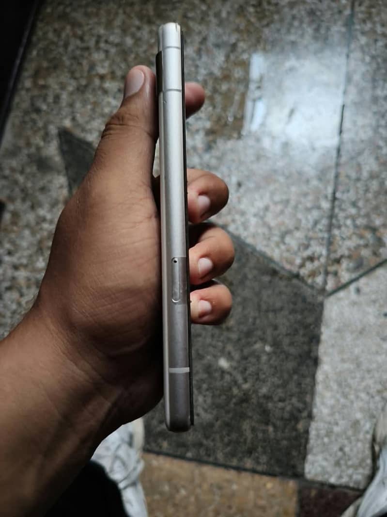 Google Pixel 7a 2