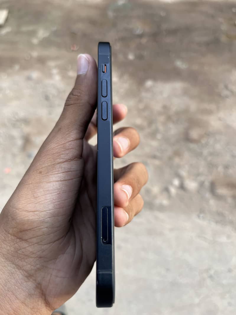 Apple iPhone 12 2