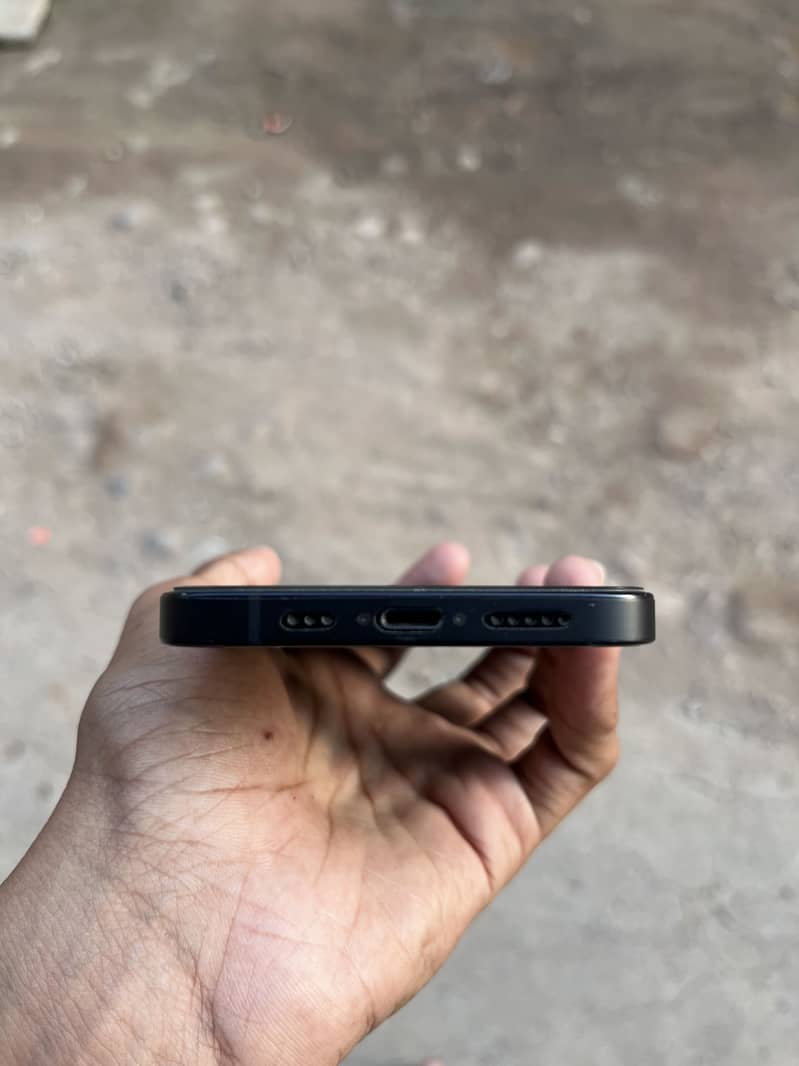 Apple iPhone 12 4