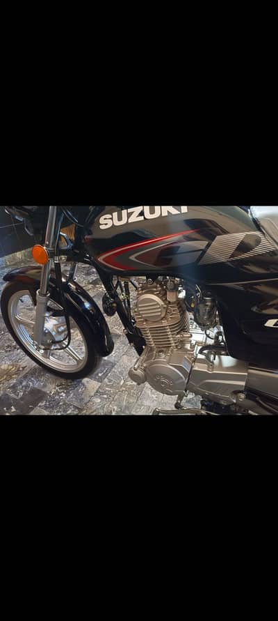 suzuki gd 110s use only 2500km model 2025 call 03212099329