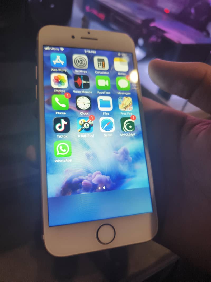 Apple iPhone 7 2