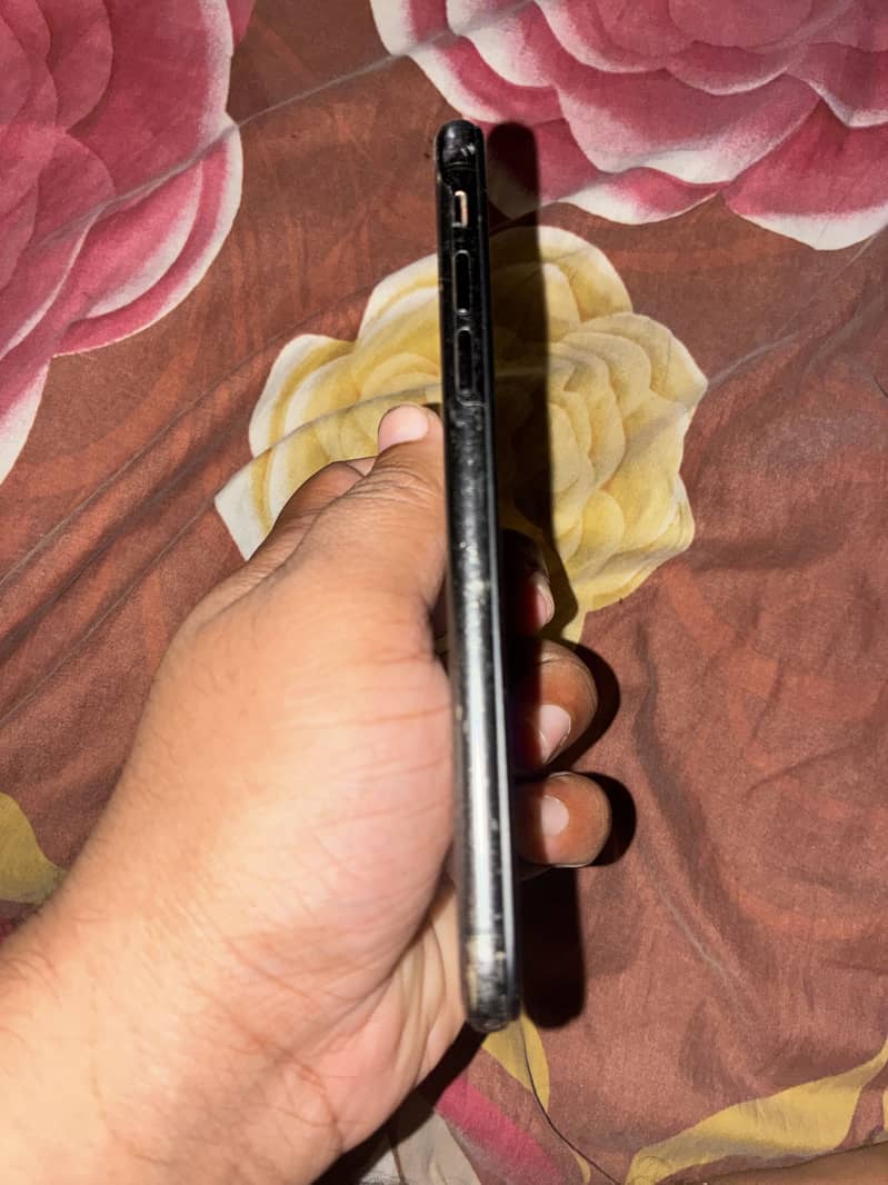Apple iPhone X 5