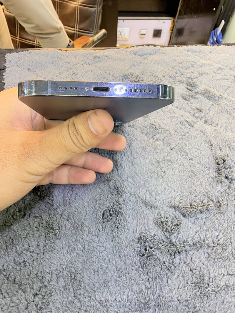Apple iPhone 12 Pro Max 3
