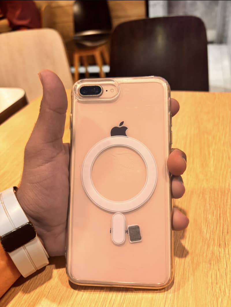 Apple iPhone 8 Plus 0